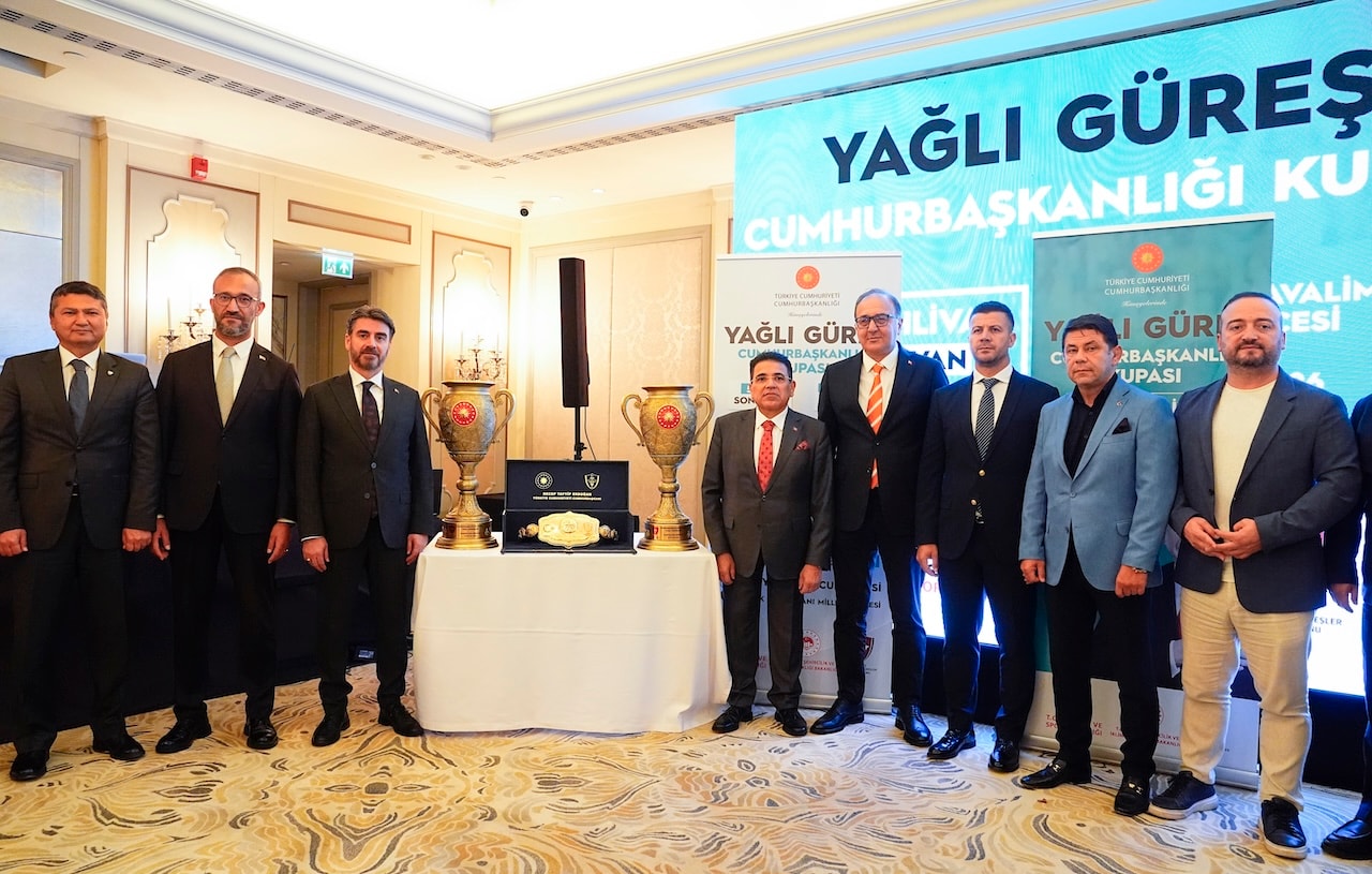 Yağlı Güreş Cumhurbaşkanlığı Kupası'nın basın toplantısı İstanbul'da düzenlendi