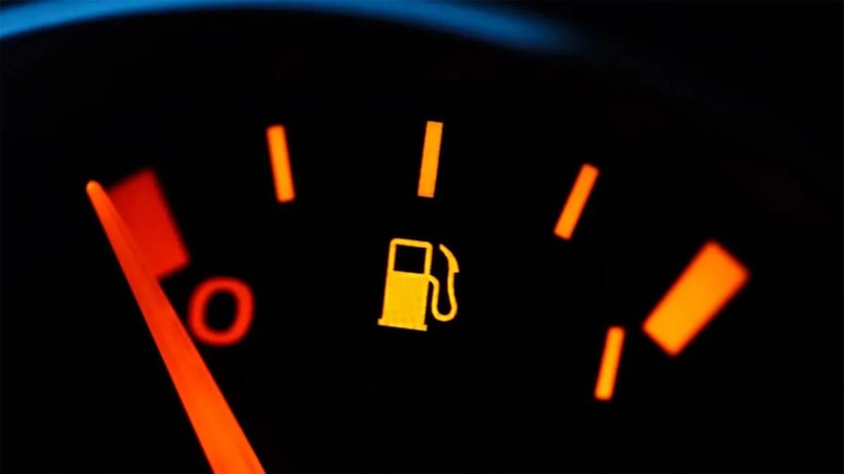 Yakıt ışığı yandıktan sonra kaç kilometre gidilir? Araçların gizli menzili açıklandı - Görsel 1