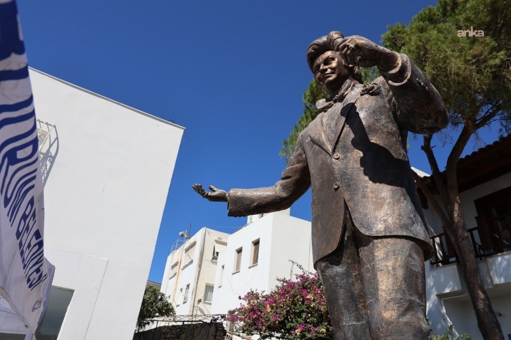 Zeki Müren'in 30. ölüm yıldönümünde Bodrum'da mevlid ve konserle anma törenleri